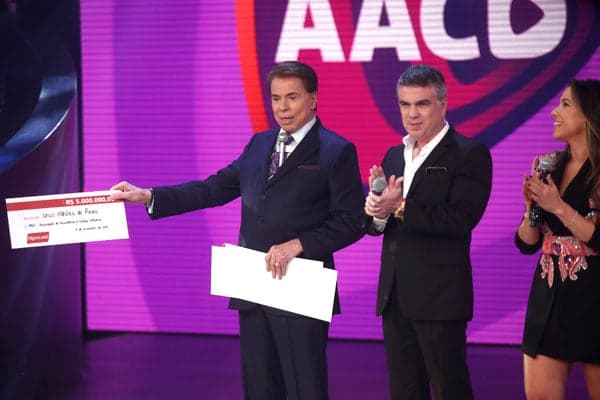 "Teleton 2014" supera a meta mais uma vez com clima entre Daniel e Eliana no palco