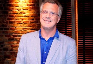 ‘‘Maníaco-depressivo’’, diz Pedro Bial sobre Chacrinha 