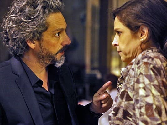 "Império": José Alfredo irá dormir com Cora em troca de diamante