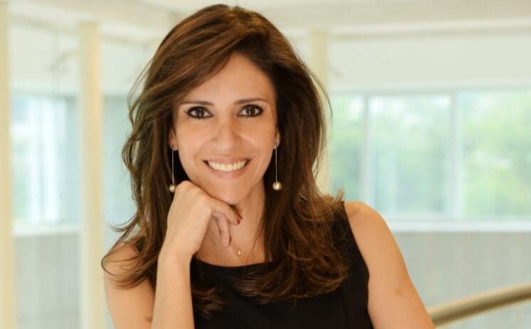 "Hora 1" completa dois anos no ar e Monalisa Perrone sai de férias; saiba quem a substituirá!