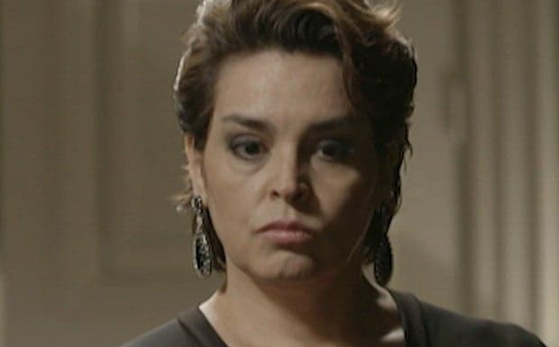 ‘‘Império’’: Beatriz ajuda Leonardo após ver Cláudio arrasado 