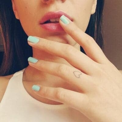 Bruna Marquezine explica o significado tatuagem de coração: "Para o amor da minha vida"