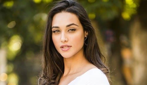 Débora Nascimento celebra sua primeira vilã em novela
