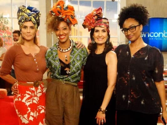 Fátima Bernardes usa turbante no "Encontro" e chama atenção dos internautas