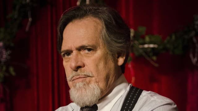 "Muito, Muito feliz", comemora José de Abreu após vitória de "Joia Rara" no Emmy