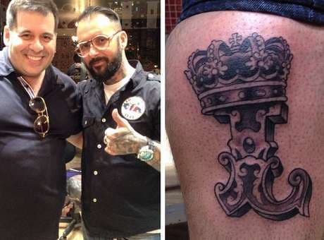 Após perder peso, Leandro Hassum faz tatuagem na perna