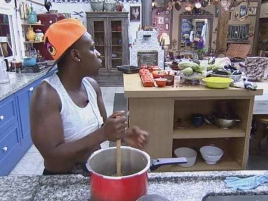 "A Fazenda": Neném critica Marlos: "tudo agora é culpa da Débora?"