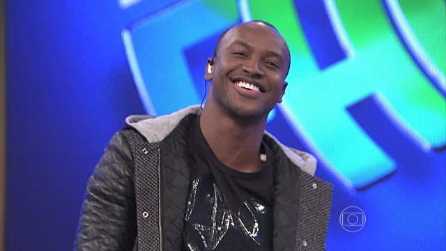 Thiaguinho anuncia parceria com Ludmilla
