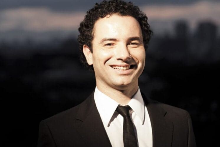 Após confirmação da saída de Calabresa, Marco Luque renova com a Band e continua no "CQC"