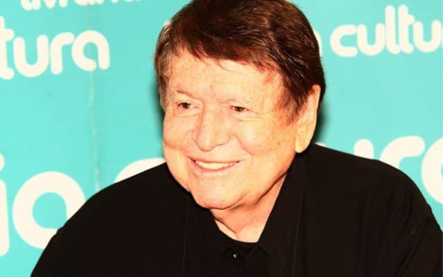 Boni aparece como vilão em musical sobre Chacrinha