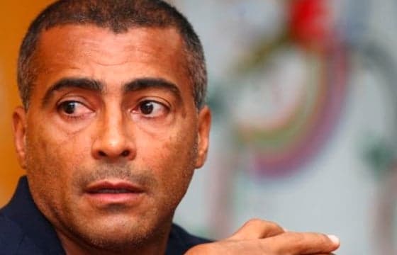 Presidente do Vasco deseja "morte" do Flamengo e diz que Romário era "surubeiro"