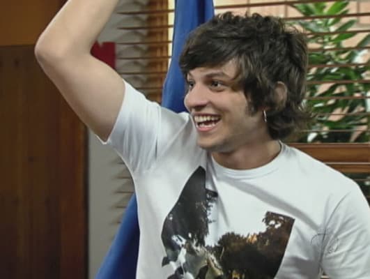 Revelado pela Record, Chay Suede é indicado pela Globo ao Melhores do Ano como "ator revelação"