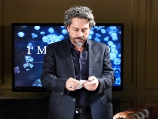 "Império": José Alfredo rasga o exame de DNA e diz que vai adotar Cristina