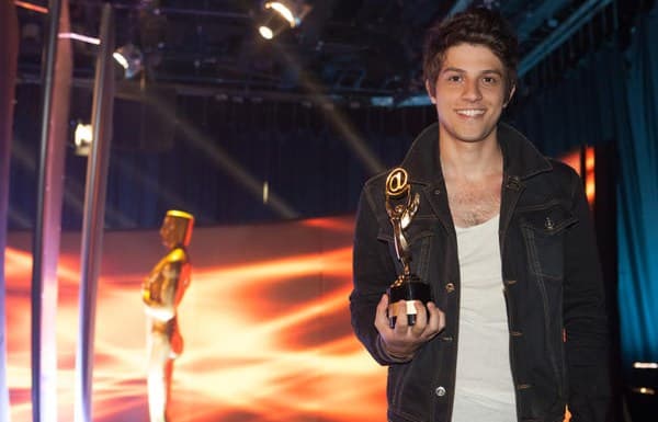 Bruno Gagliasso e Chay Suede levam prêmio no "Melhores do Ano"