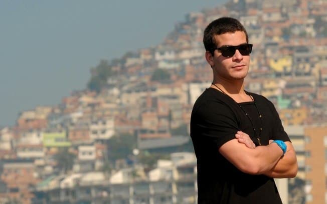 Atores da Globo passam a frequentar morros do Rio de Janeiro