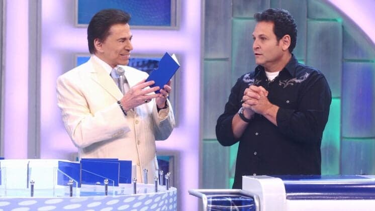 Silvio Santos viaja e Luís Ricardo substitui o dono do SBT