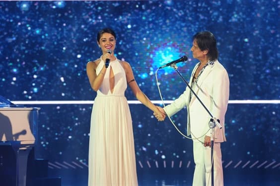 Além de cantar seus sucessos, Roberto Carlos fará dueto com música de "O Rebu" junto com Sophie Charlotte