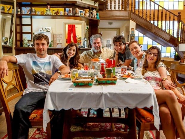 Saiba quem pode ser o cozinheiro secreto em "Alto Astral"