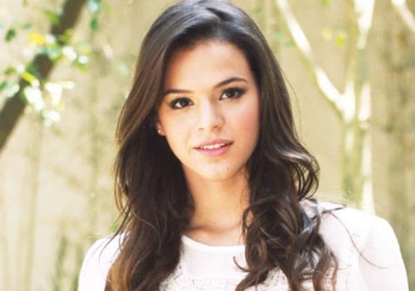 Mãe de Bruna Marquezine repreende filha por novo namoro