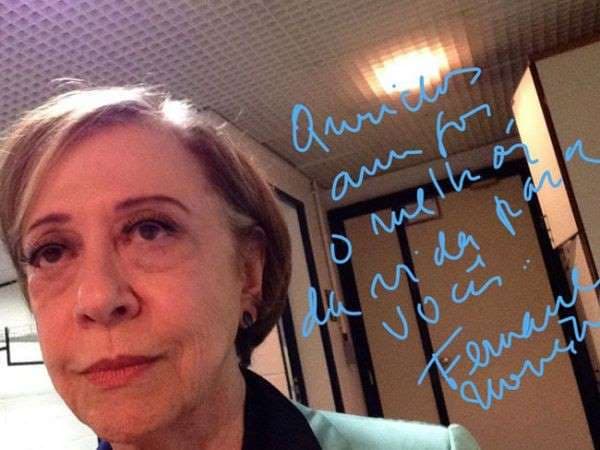 Fernanda Montenegro confessa que não gosta de tirar selfies: "É um terror"
