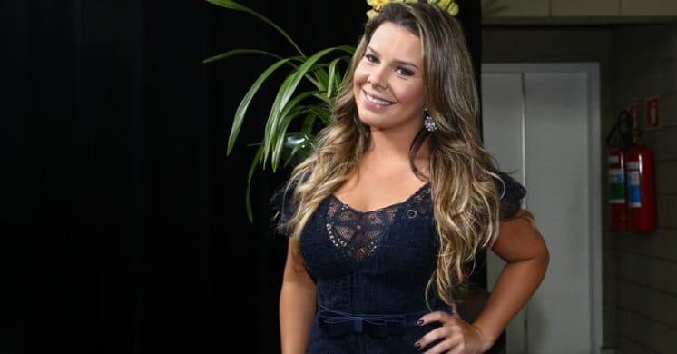 Insatisfeita com sua altura, Fernanda Souza revela: ‘‘Só nascendo de novo’’