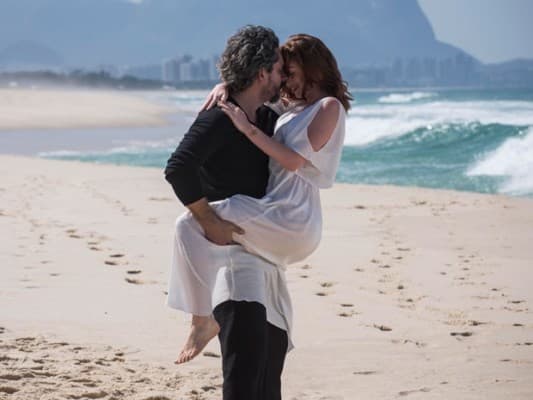 "Império": José Alfredo e Maria Isis reatam romance em breve