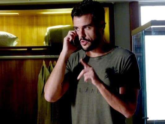 "Império": Enrico sabota restaurante de Vicente
