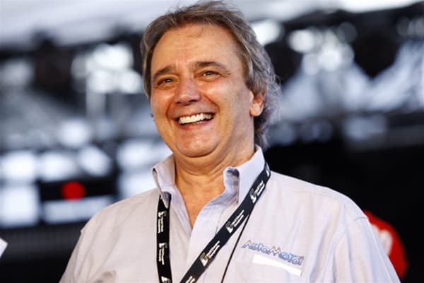 Apresentador da Globo está internado em hospital de São Paulo