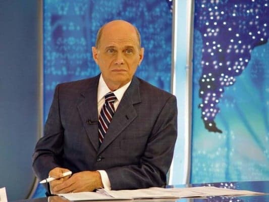 Ricardo Boechat comete gafe e afirma que "homem morreu preso em flagrante"