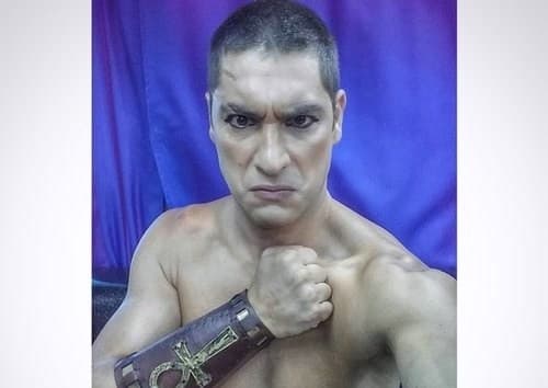 Victor Pecoraro volta às novelas como guarda do Faraó em "Dez Mandamentos"