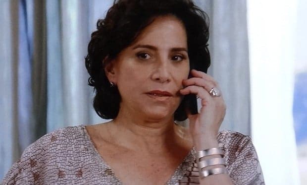 "Alto Astral": Adriana revela que era amante do pai de Laura