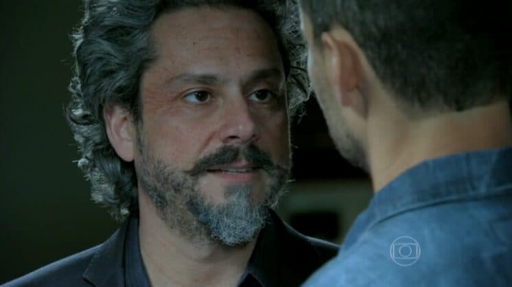 "Império": Após emboscada, José Alfredo irá roubar dinheiro de Maurílio