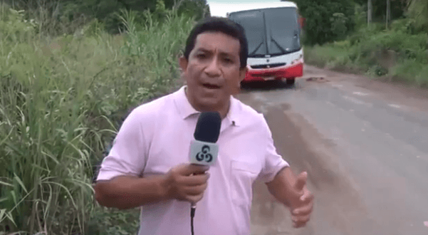 Vídeo da Hora: Jornalista quase é atropelado durante reportagem