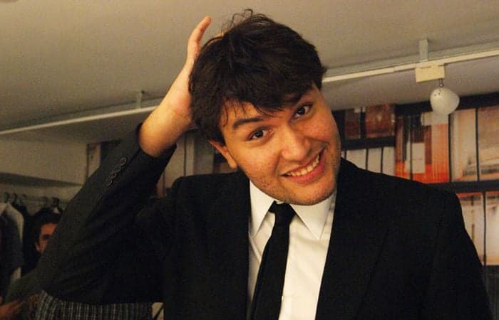Demitido do "CQC", Ronald Rios reclama de descaso da Band