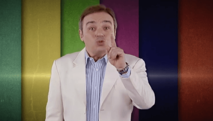 Segundo colunista, Gugu vai assinar com a Record na semana que vem