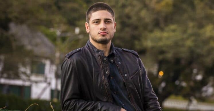 Daniel Rocha, o João Lucas de "Império", posta foto de cena final da novela com ele como comendador