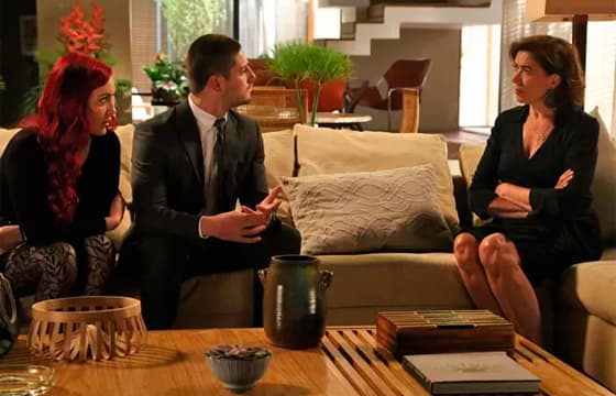 Império: Lucas conta para Marta que Zé Alfredo está vivo