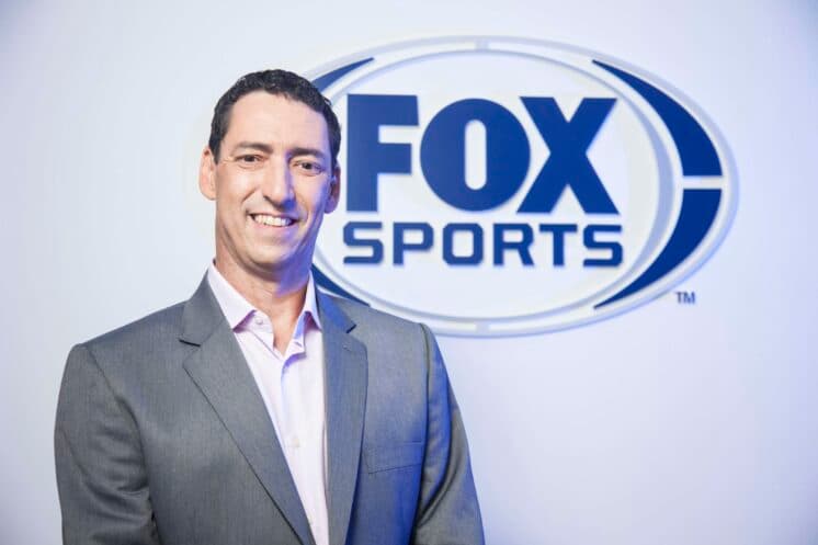 Vídeo: Comentarista da Fox Sports desmaia ao vivo