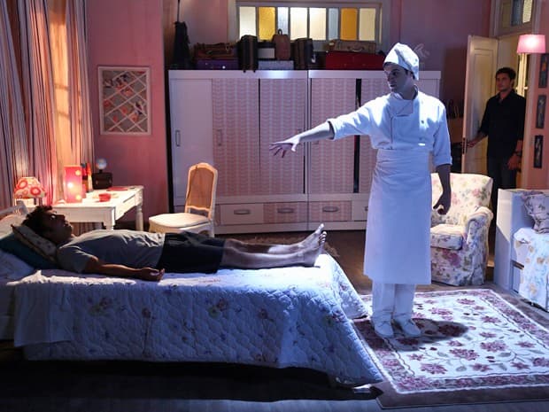 Fantasma é mesmo o cozinheiro na novela "Alto Astral"