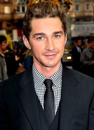 Shia LaBeouf fica preso em uma gaiola no novo clipe da Sia