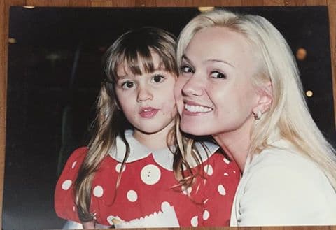 Eliana se encontra com Xuxa e deseja boa sorte para apresentadora
