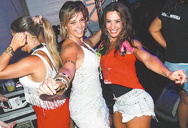 Carla Perez e Scheila Carvalho relembram época do "É o Tchan"