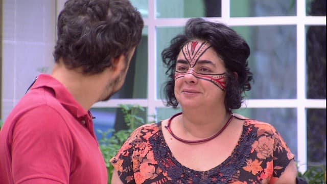 "BBB15": Participantes criticam pintura no rosto de Mariza