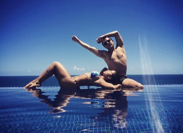 Anitta publica foto e mostra que está em dia com a malhação