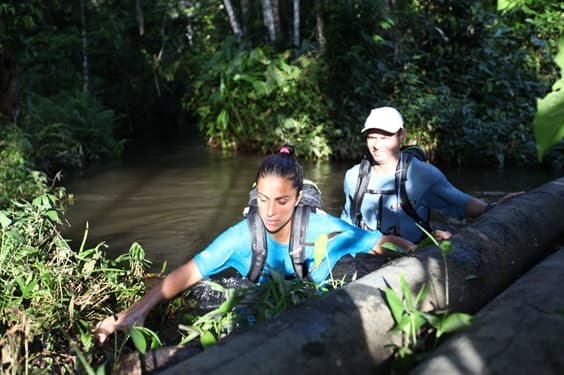 Apresentadores do "Planeta Extremo" enfrentam ultramaratona na Floresta Amazônica