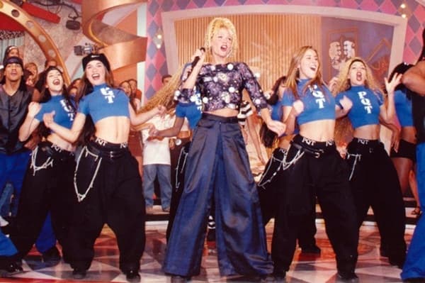 Contratada da Record, Xuxa deve continuar no canal Viva