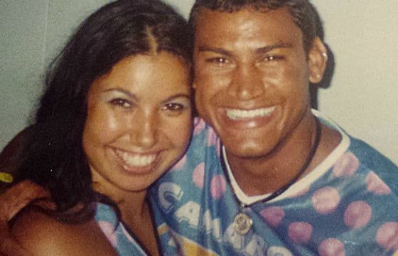 Atriz posta foto antiga e recebe piada de seguidora no Instagram