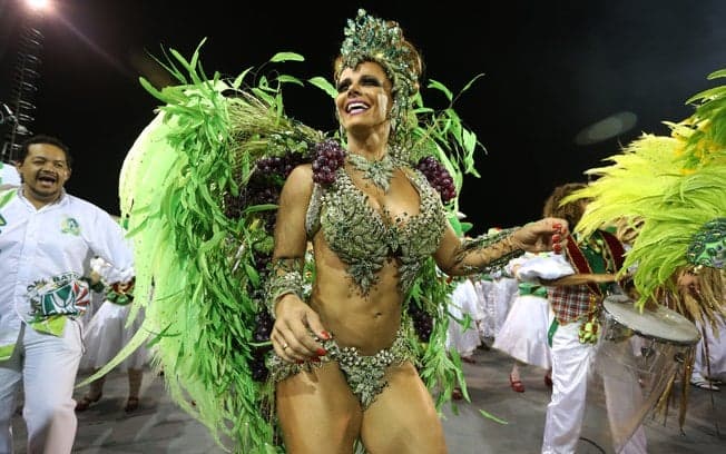 Viviane Araújo lamenta rebaixamento de escola em SP