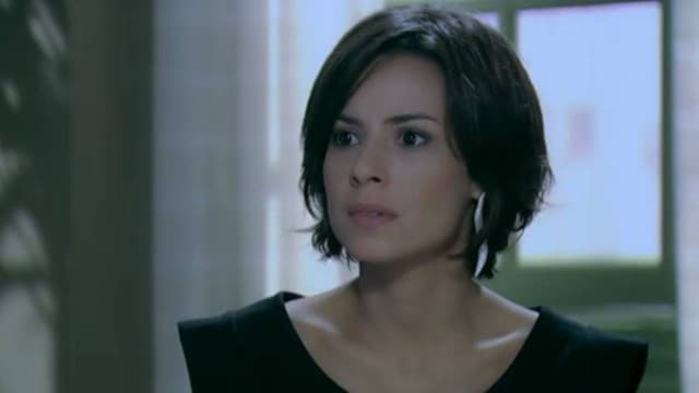 ‘‘Império’’: Maria Marta é flagrada dançando com Silviano