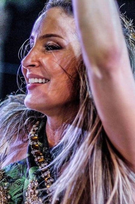 Cláudia Leitte continua no posto de rainha de bateria em 2016